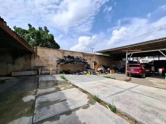 Venta Galpon Con Terreno 345mts. Av. Anzoategui A Metros De La Av. Cedeño. Mr