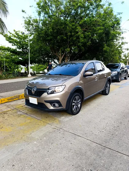 Renault Logan 1.6 Privilege / Intens