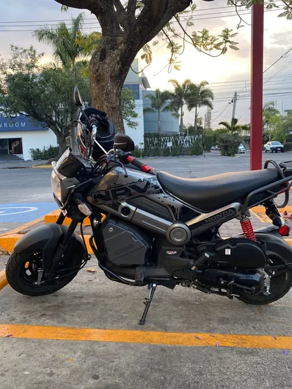 Honda Navy Color Plata