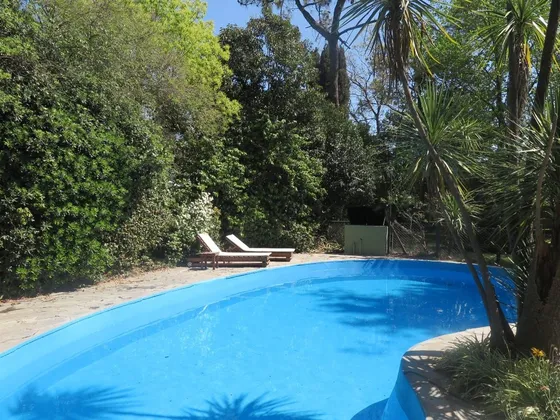 Casaquinta En Pilar En Barrio Residencial. Quinta Con Quincho Y Pileta