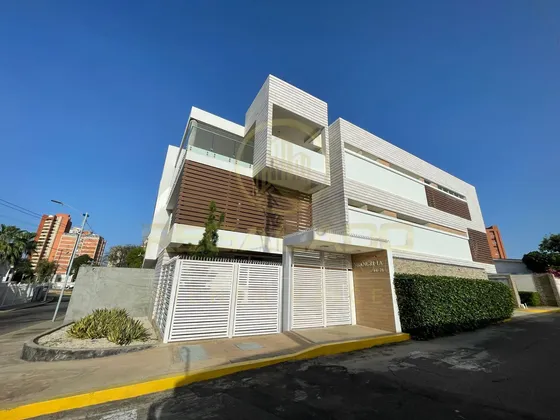 Av-1745 Zona Este Apartamento En Gris Residencias Shangri-la Urbanización Colonia Creole