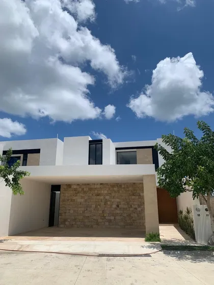 Casa(9) En Venta En Moravia En Temozón Norte