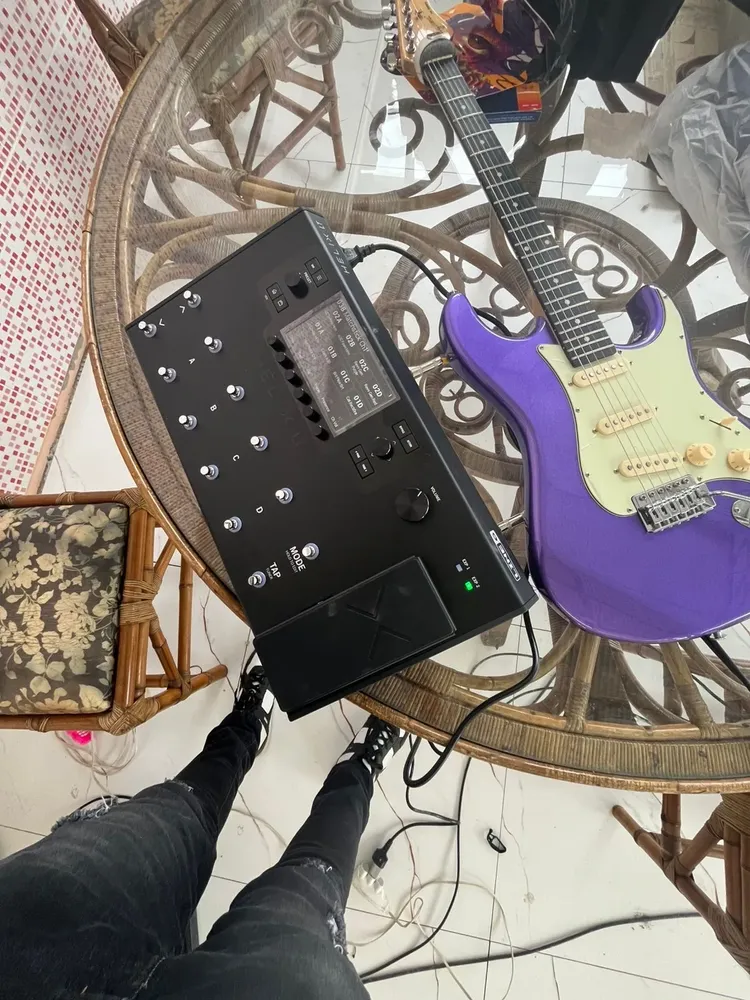Pedal de efeito Line 6 Helix LT HELIXLT preto | Parcelamento sem juros