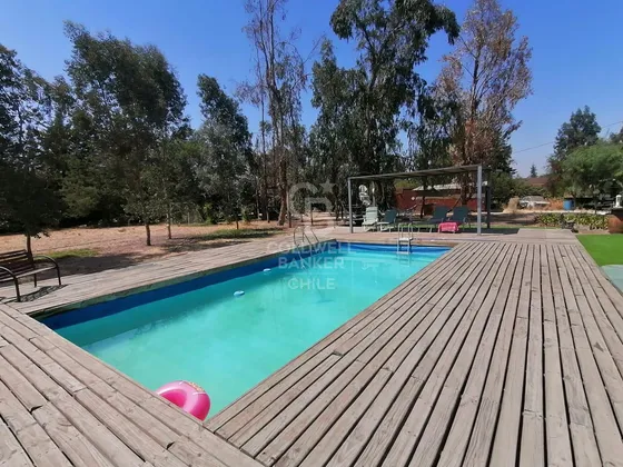 Gran Casa Familiar Con Juegos Y Jardín En Chicureo