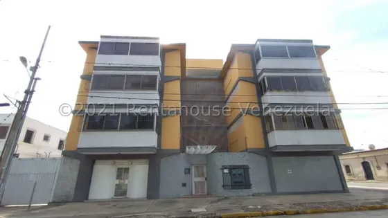 Karen Burgos Alquila Cómodo Apartamento Amoblado En Centro De Barquisimeto, Cerca A Comercios Y Colegios, Ideal Para Ti Y Tu Familia.