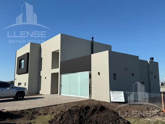 Casa 5 Ambientes Con Piscina En Venta Y Alquiler - Sebastiano Gaboto
