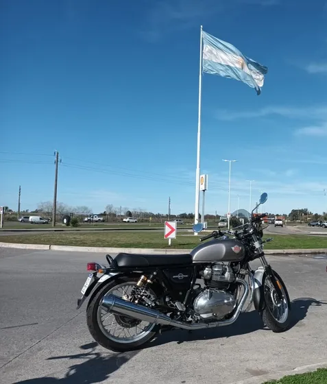 Royal Enfield Intercepto
