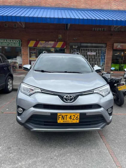 Toyota Rav4 2.0 Street
