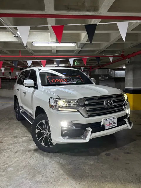 Toyota Land Cruiser 200 Vx