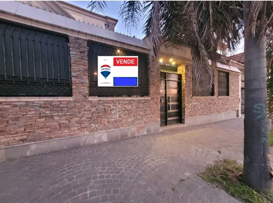 Chalet, 2 Plantas De 9 Ambientes Unico En Su Zona 