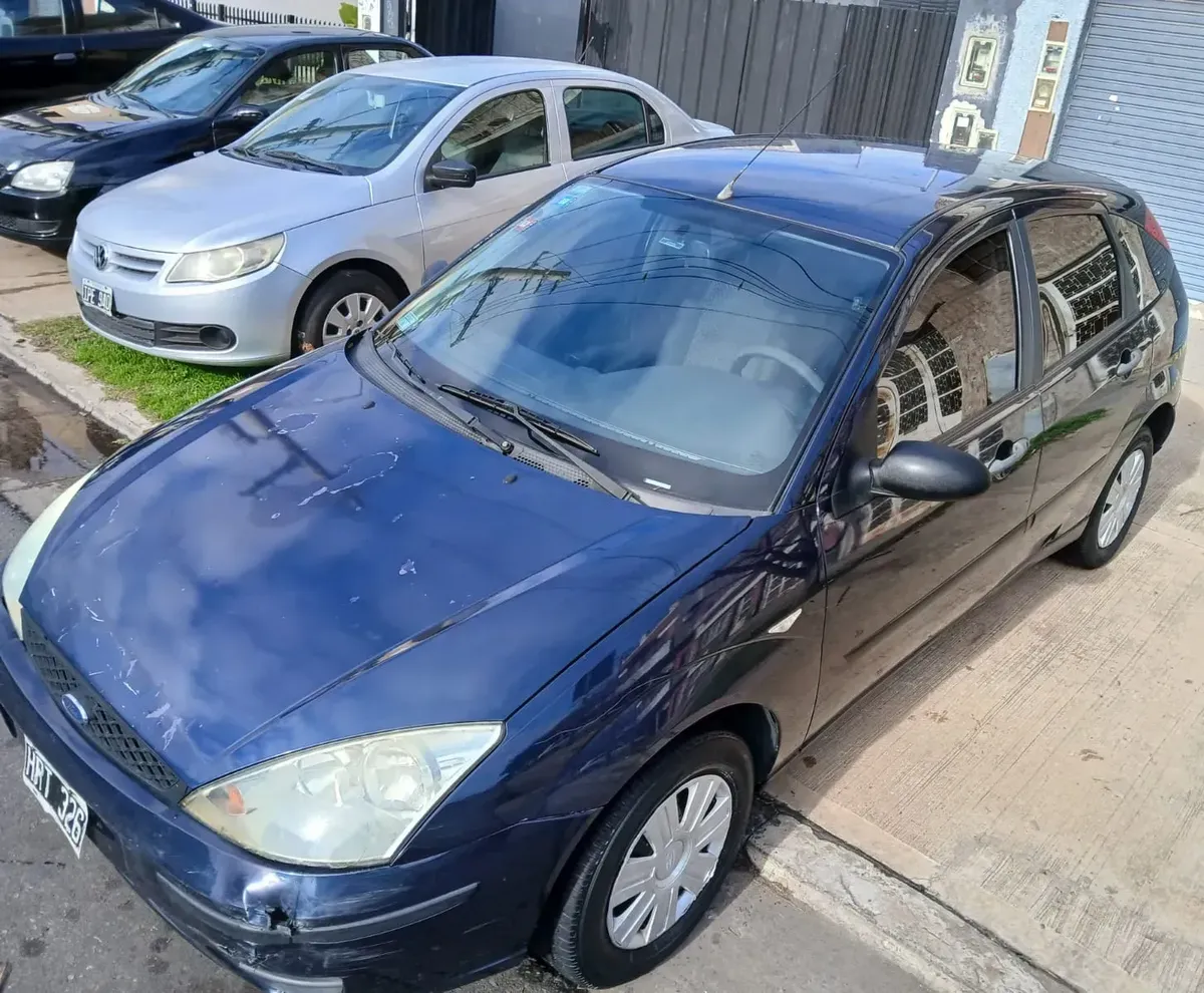 Ford Focus 1.8 I Ambiente MP3