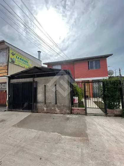 Casa En Venta De 3 Dorm. En Maipú