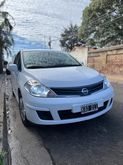 Nissan Tiida 1.8 Visia 5 P