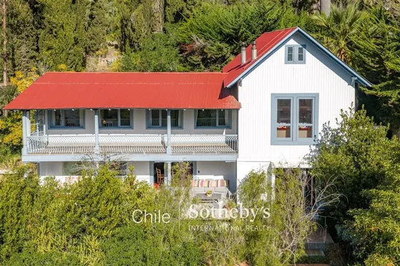 Exclusiva Casa Patrimonial De Estilo Zapallarino