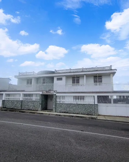 Magnifica Casa-quinta De 4 Niveles  En Cumbres De Curumo 