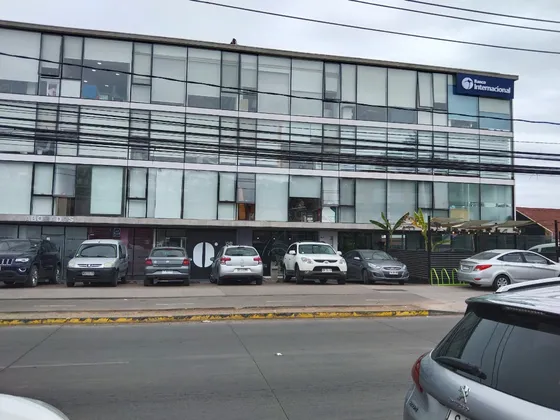 Arriendo Oficina 42 Mts2 Con  Estacionamiento Ed  Atrium L/s