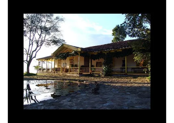 Casa En Alquiler Por Día Sector Alto Del Tesoro Medellín