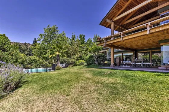 Casa En Venta De 6 Dorm. En Lo Barnechea