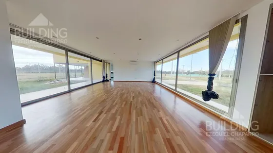 Casa - 2 Dormitorios- Terreno De 822 M2- City Bell - Las Carolinas