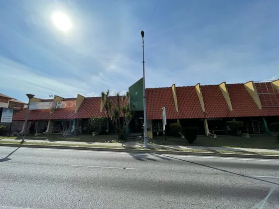 Se Vende Oficina De 43 Mts ² En El Centro Comercial San Antonio  - Av. Andrés Bello, Mérida.