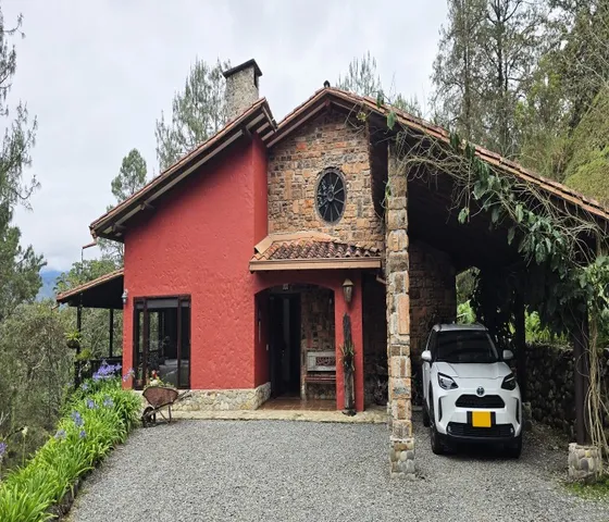 Venta Casa Campestre En El Retiro, Antioquia En Parcelación