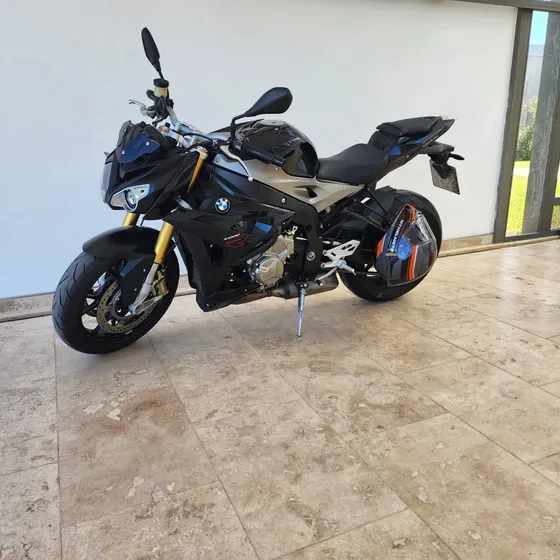Bmw S1000r. Impecable.