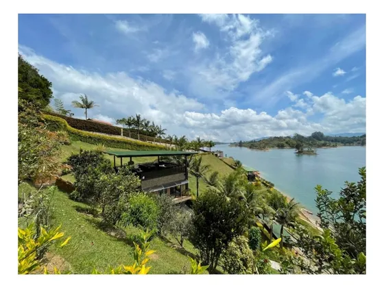 Hermosa Casa Campestre En  Guatapé / El Peñol / Sector La Cristalina