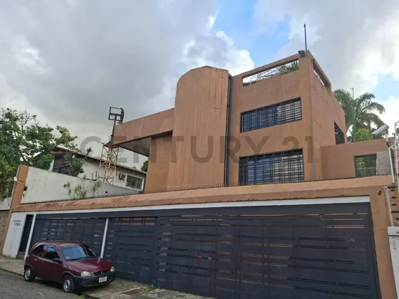 Casa En Venta, El Marques, En Excelentes Condiciones  Zt