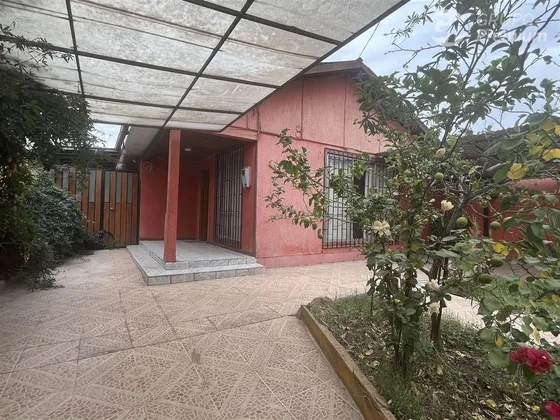 Casa En Venta De 3 Dorm. En Maipú