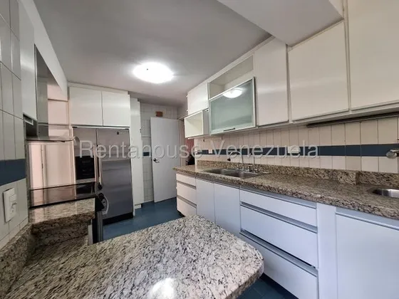 Apartamento En Alquiler En La Alameda 25-21501 K.f