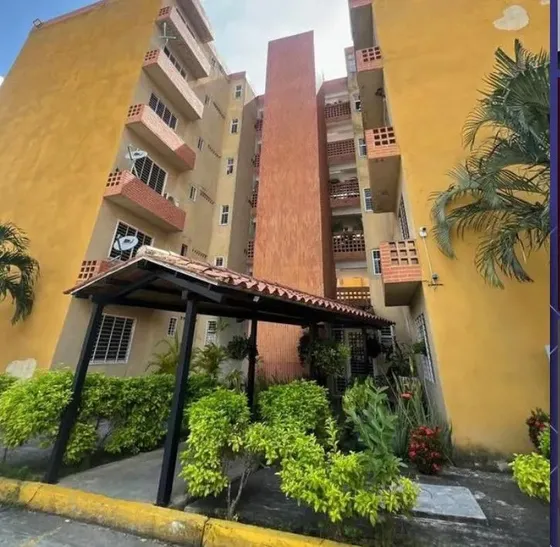 Apartamento En Conj. Res. La Abadía, San Diego.* -área De 85 Mts Piso 1 Vista Hacia La Variante Gavip