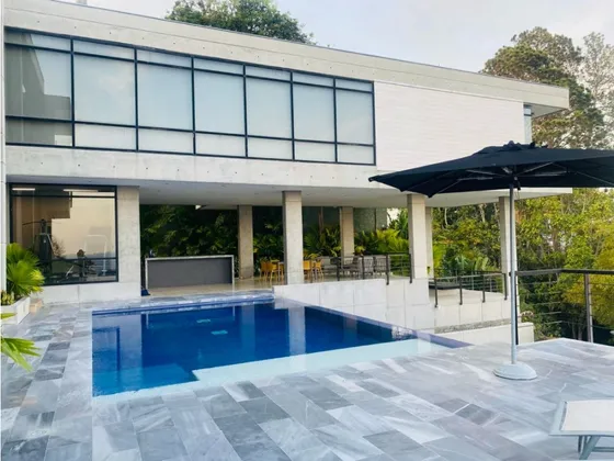 Se Vende Casa 1000m2 La Lagunita 9217