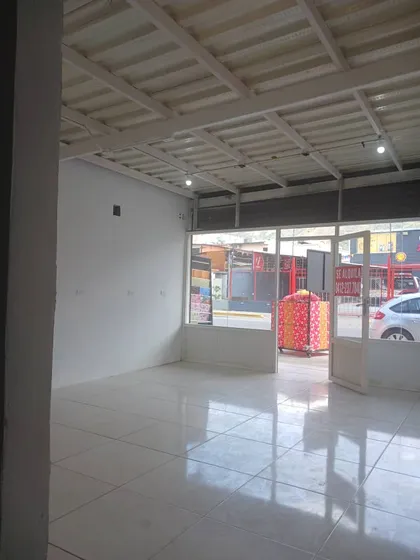Local En Alquiler Urb Mañongo (solo Clientes) Dm