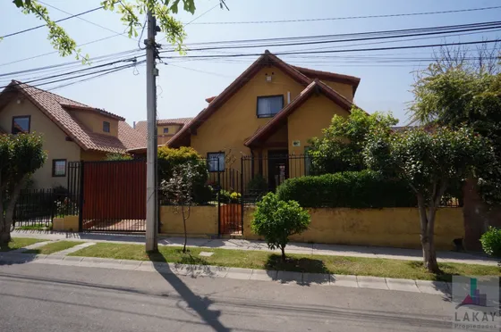 Conóceme!! Amplia Casa 4d Y 2b En 130m2 Más Terraza Y Jardín