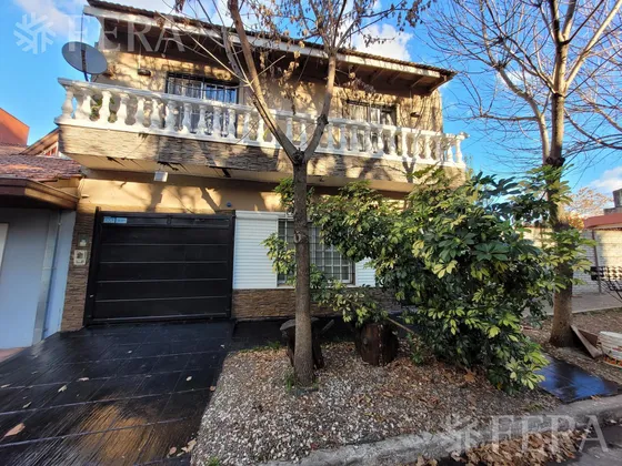 Venta De Ph De 4 Ambientes Con Cochera En Quilmes