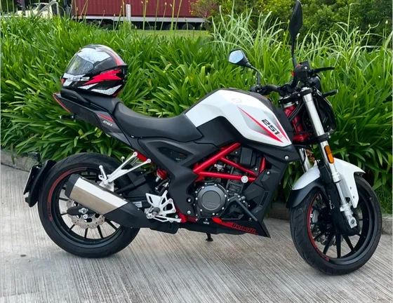 Vendo Benelli 251s Modelo 2024; 2900km Como Nueva !