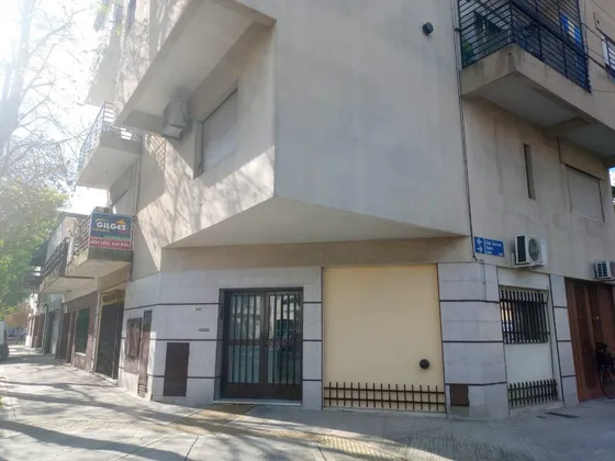 Venta Departamento 3 Amb.  En Mataderos  Muy Buen Estado  C/terraza
