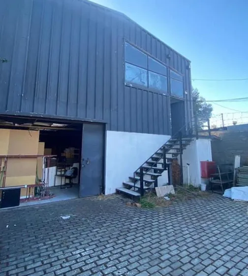 Gran Bodega En Sector Centrico