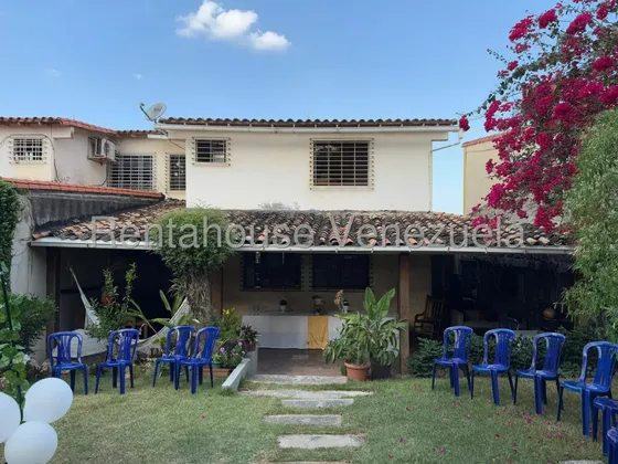 Confortable Town House Amoblado Que Combina El Fresco Y Acogedor Ambiente Campestre Con El Mejor Estilo De La Ciudad En Una Ubicación Privilegiada De Cabudare. Maritza Lucena Vende