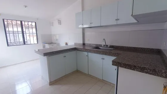 Apartamento En Alquiler Ciudad 2000