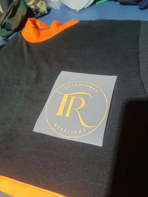 Confecções, Reparos E Ajustes De Roupas.