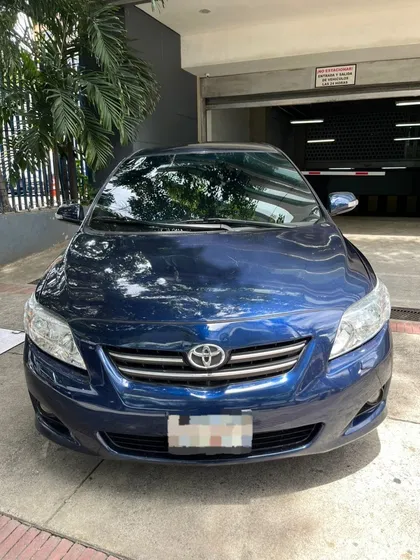 Toyota Corolla .