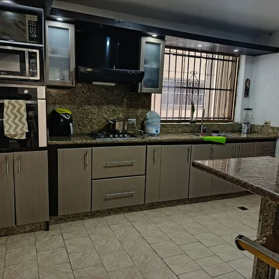 Venta De Un Apartamento En La Urb.  Los Nísperos Valencia Estado Carabobo 46-47