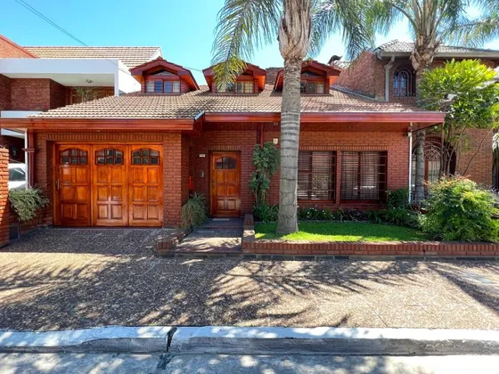 Casa 4 Ambientes Con Cochera Venta Wilde