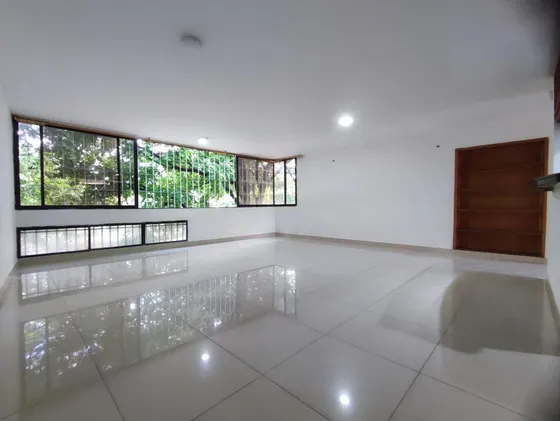 Apartamento En Arriendo En La Riviera. Cod A28398