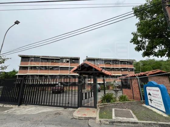 Apartamento En Venta En La Urbanización Ciudad Casarapa Parcela 9 Guarenas - Estado Miranda