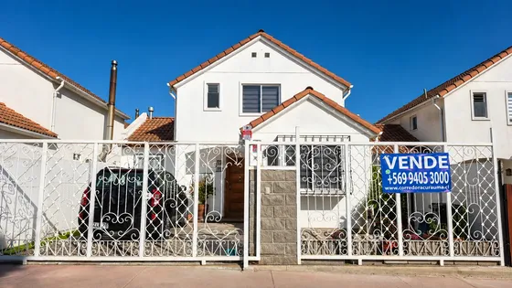 Casa Remodelada En Venta | Condominio Alto Curauma | Uf 4.50