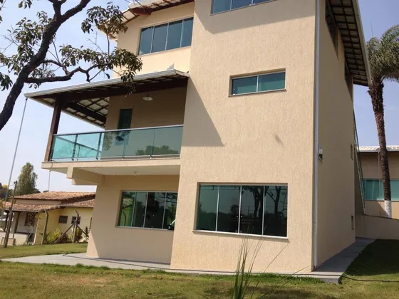 Sitio Maravilhoso Em Condomínio Fechado