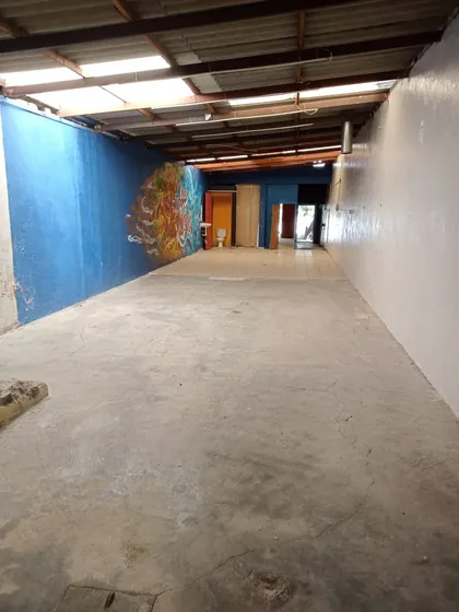 Local Comercial Sobre Avenida