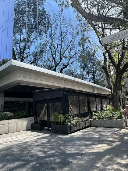 Renta Local Lomas De Chapultepec En Esquina